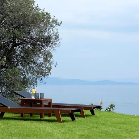 Lichnos Luxury Sourpi