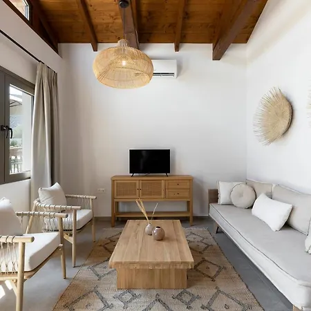 Lichnos Luxury Sourpi