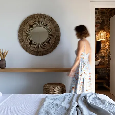 בית נופש Lichnos Luxury Sourpi
