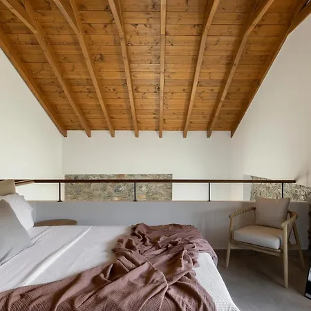 Lichnos Luxury Sourpi