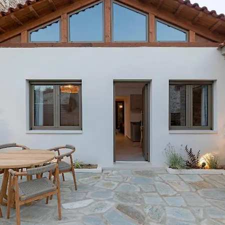 بيت للعطل Lichnos Luxury Sourpi