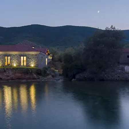 Case de vacanță Lichnos Luxury Sourpi