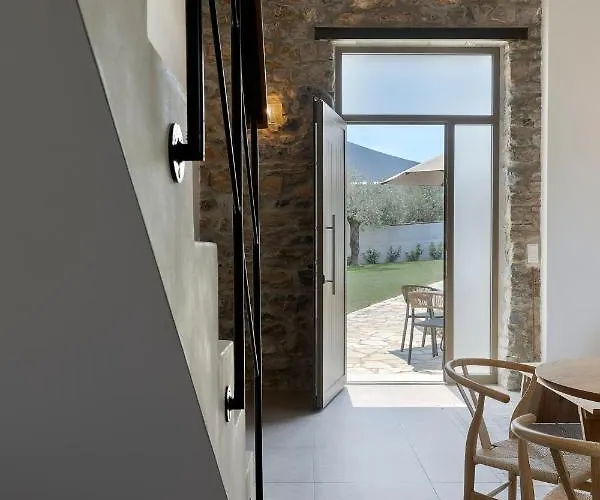 Lichnos Luxury Sourpi