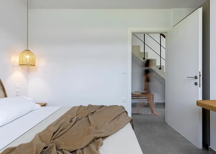 Lichnos Luxury Sourpi