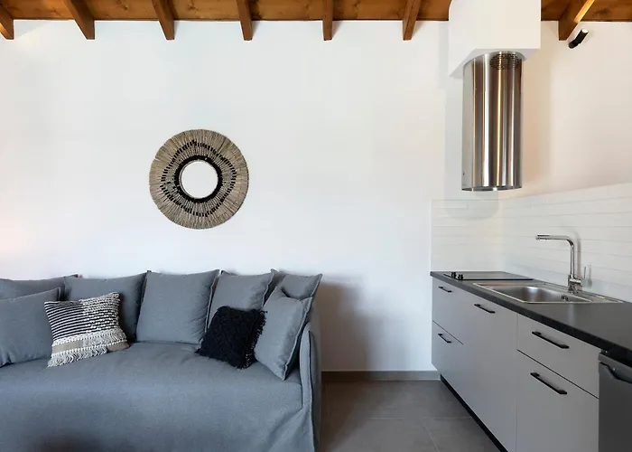 Lichnos Luxury * Sourpi