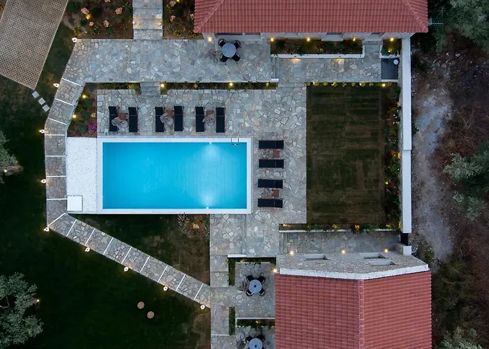 Lichnos Luxury * Sourpi